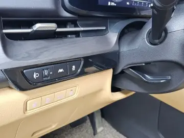 2023 Kia Carnival с пробегом 30 090 км