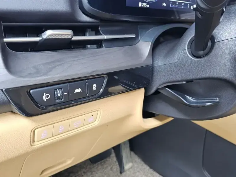 2023 Kia Carnival с пробегом 30 090 км