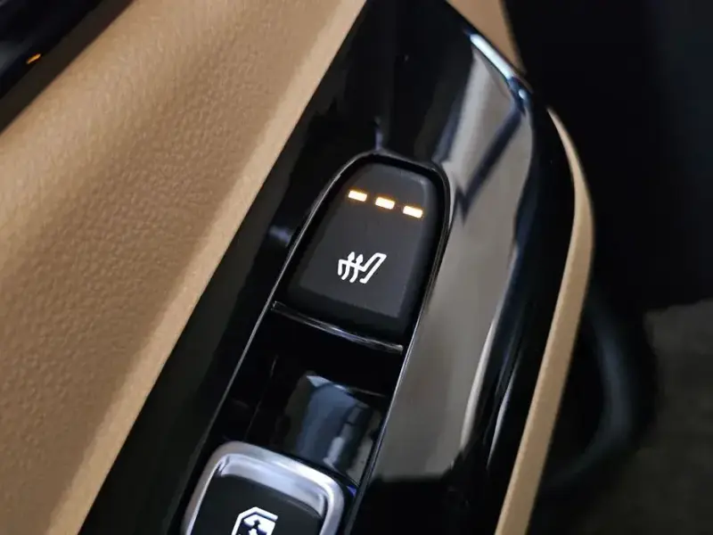2023 Kia Carnival с пробегом 30 090 км