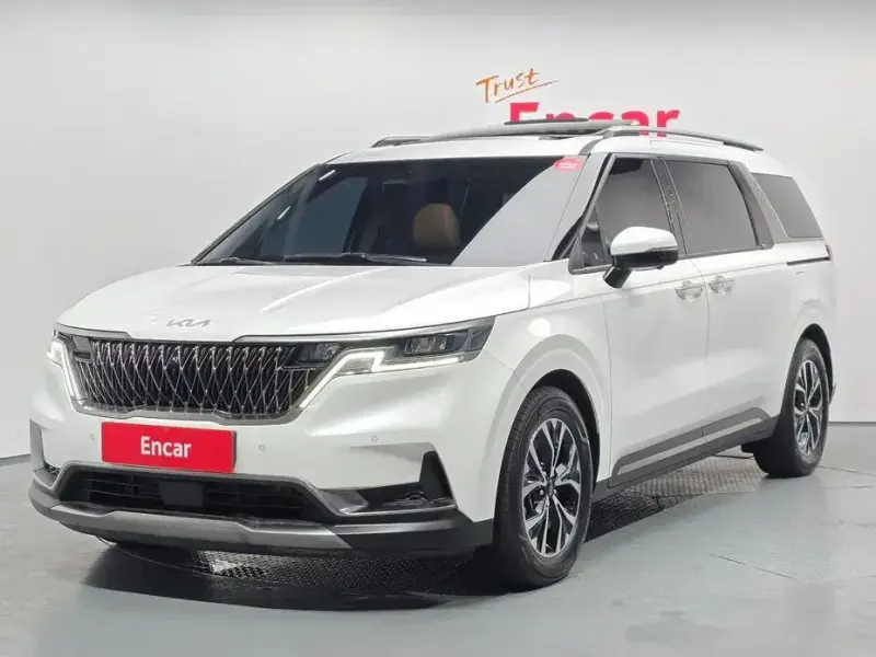 2023 Kia Carnival с пробегом 49 623 км