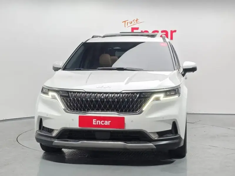 2023 Kia Carnival с пробегом 49 623 км