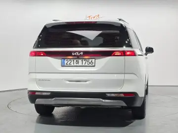 2023 Kia Carnival с пробегом 49 623 км