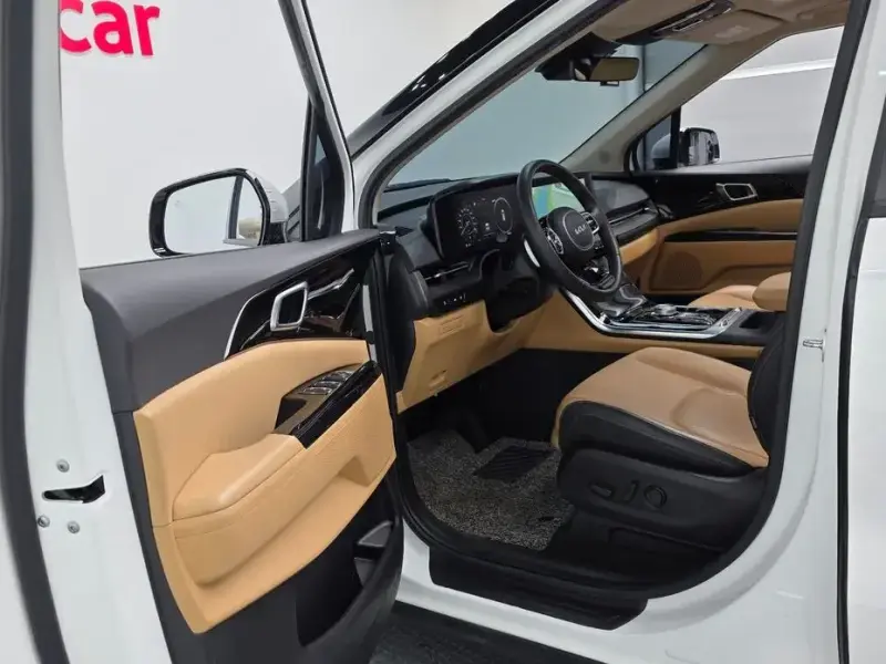 2023 Kia Carnival с пробегом 49 623 км