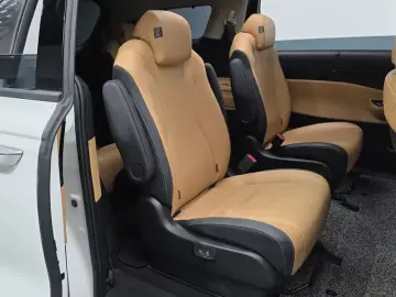 2023 Kia Carnival с пробегом 49 623 км
