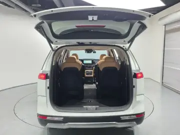 2023 Kia Carnival с пробегом 49 623 км