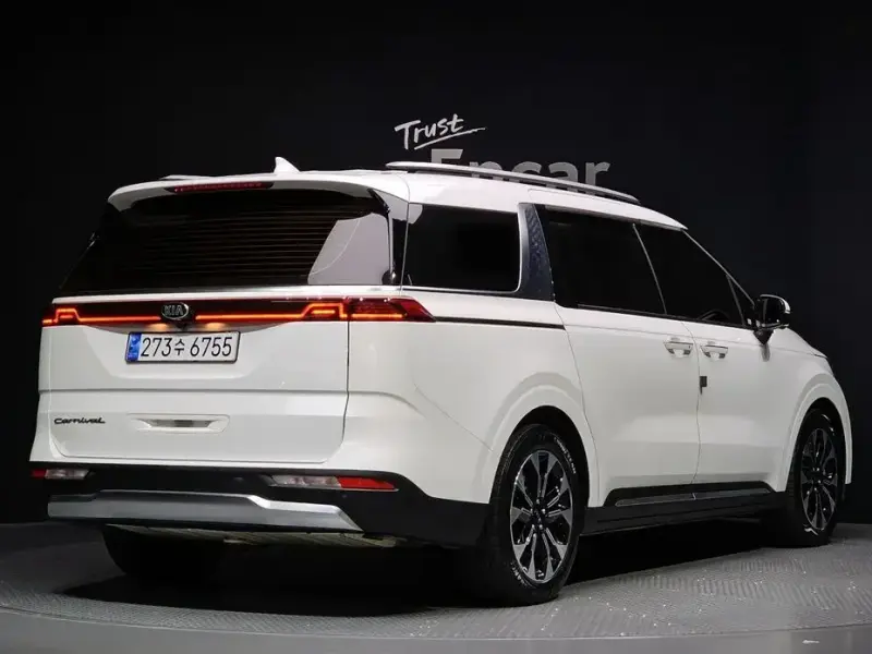 2021 Kia Carnival с пробегом 76 666 км