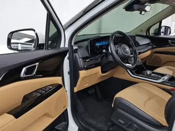 2021 Kia Carnival с пробегом 76 666 км