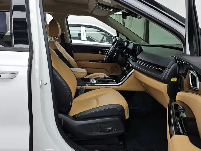 2021 Kia Carnival с пробегом 76 666 км
