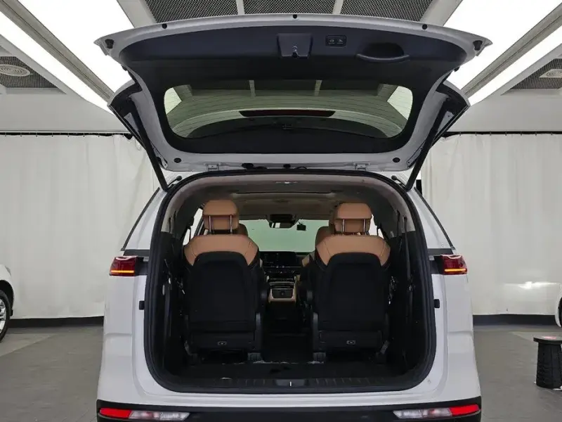 2021 Kia Carnival с пробегом 76 666 км