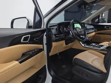 2022 Kia Carnival с пробегом 53 099 км