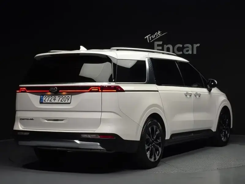2021 Kia Carnival с пробегом 127 643 км