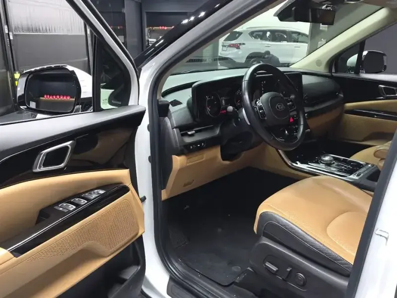 2021 Kia Carnival с пробегом 127 643 км