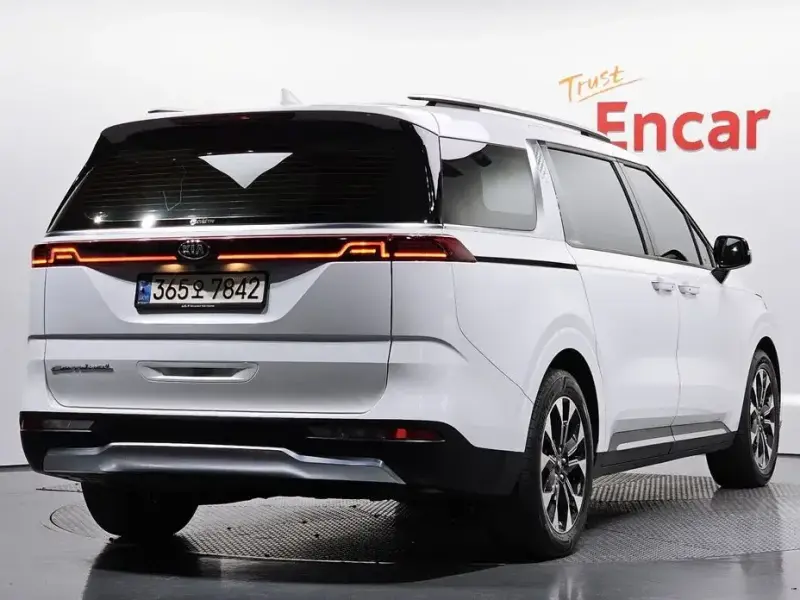 2021 Kia Carnival с пробегом 49 441 км