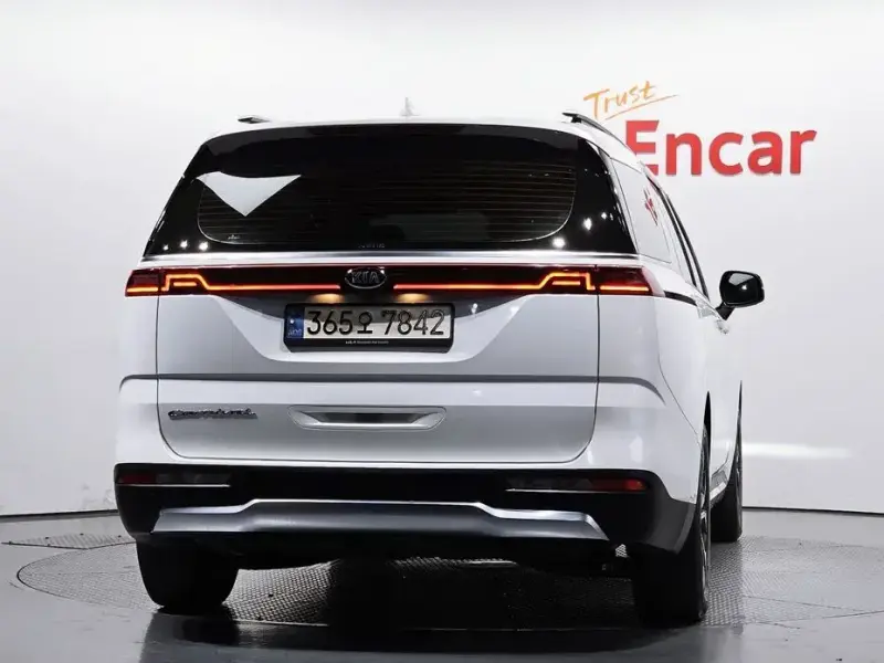 2021 Kia Carnival с пробегом 49 441 км