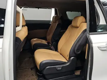 2021 Kia Carnival с пробегом 49 441 км