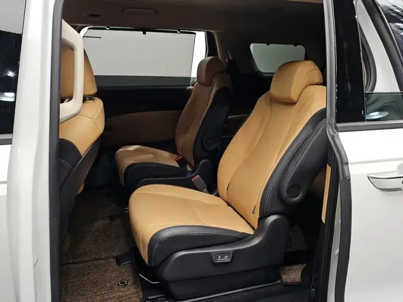 2021 Kia Carnival с пробегом 49 441 км
