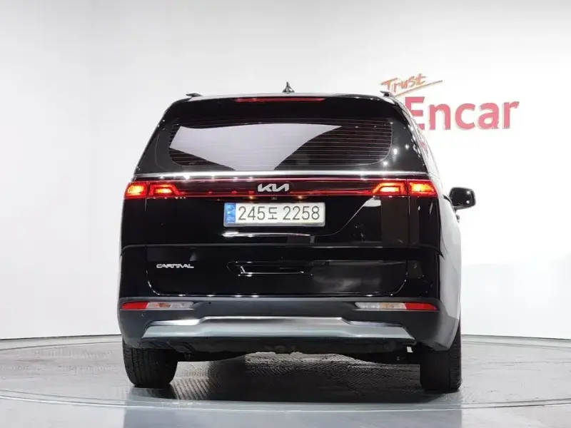 2023 Kia Carnival с пробегом 65 328 км