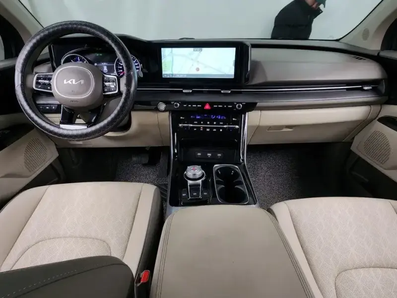 2023 Kia Carnival с пробегом 65 328 км