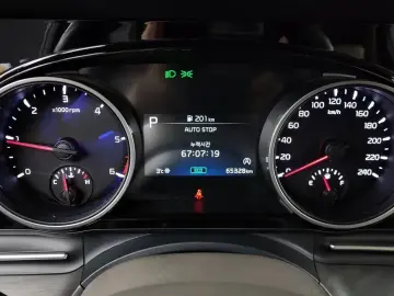 2023 Kia Carnival с пробегом 65 328 км
