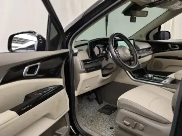 2023 Kia Carnival с пробегом 65 328 км