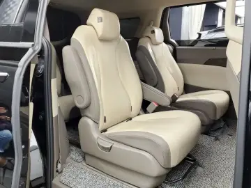 2023 Kia Carnival с пробегом 65 328 км