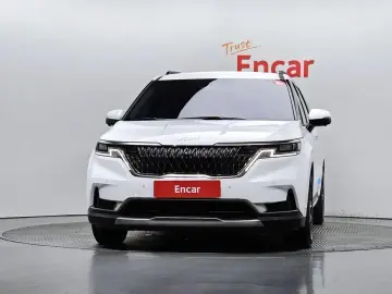 2023 Kia Carnival с пробегом 79 260 км