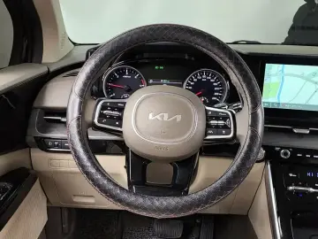 2023 Kia Carnival с пробегом 65 328 км