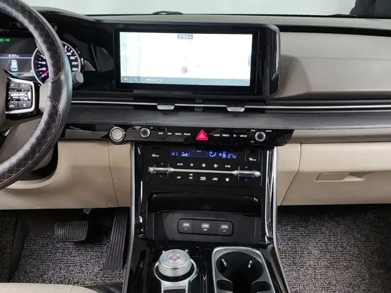2023 Kia Carnival с пробегом 65 328 км