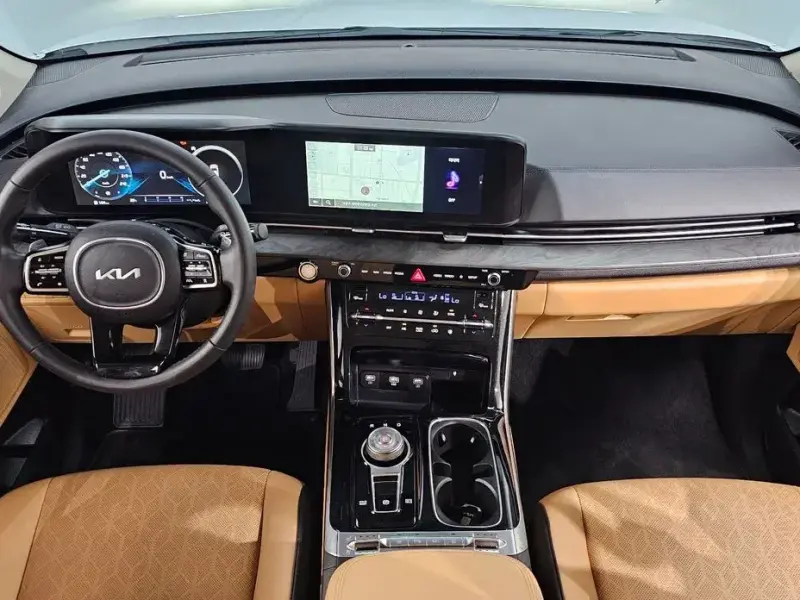 2023 Kia Carnival с пробегом 79 260 км