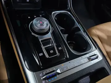 2023 Kia Carnival с пробегом 79 260 км