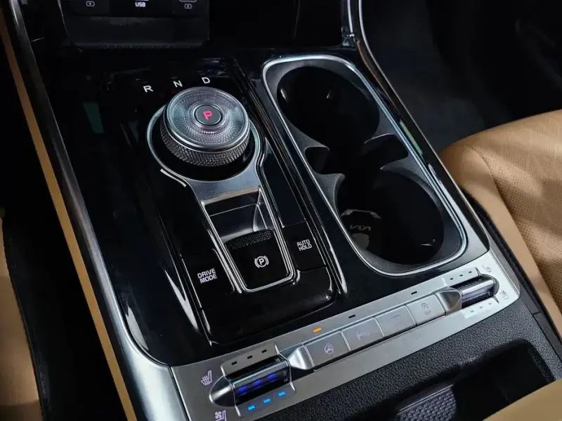 2023 Kia Carnival с пробегом 79 260 км
