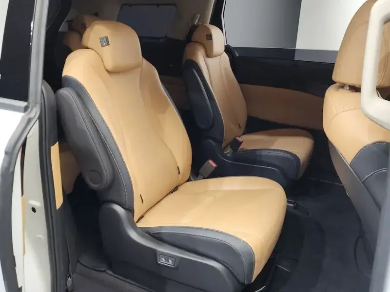 2022 Kia Carnival с пробегом 69 664 км