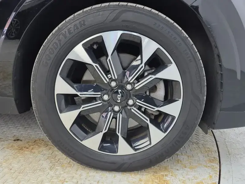2023 Kia Carnival с пробегом 60 820 км