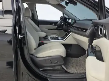 2023 Kia Carnival с пробегом 60 820 км