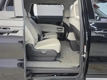 2023 Kia Carnival с пробегом 60 820 км