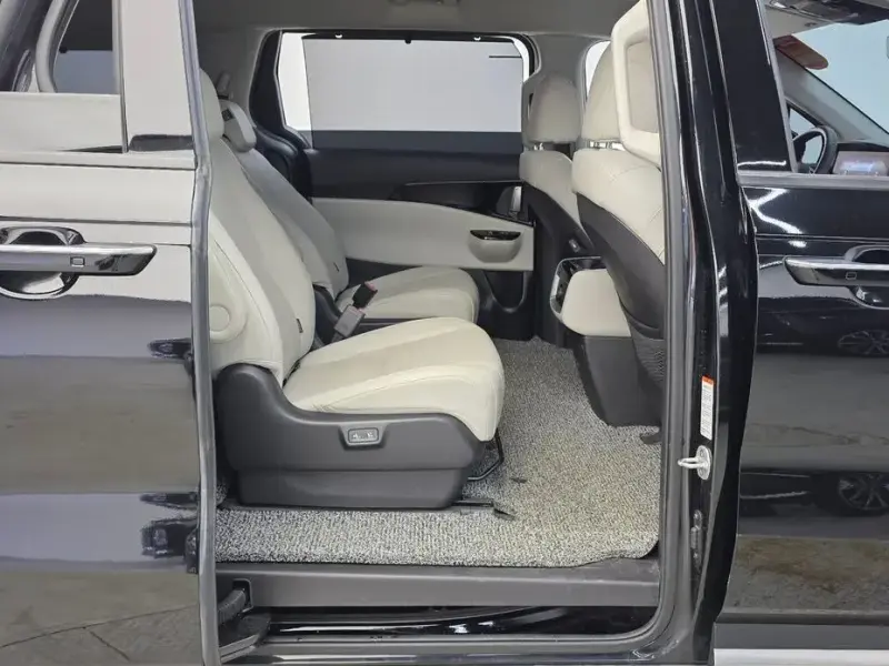 2023 Kia Carnival с пробегом 60 820 км