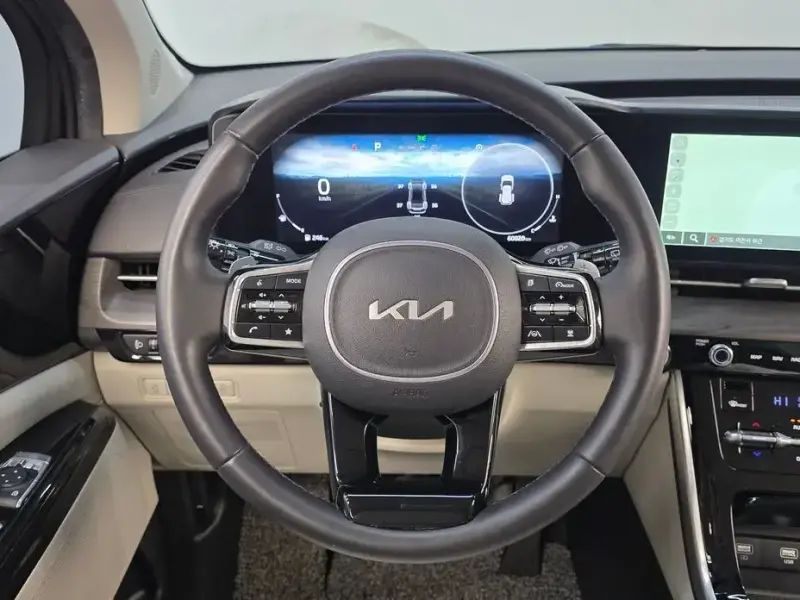 2023 Kia Carnival с пробегом 60 820 км