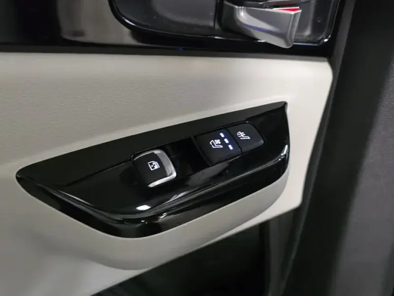 2023 Kia Carnival с пробегом 60 820 км