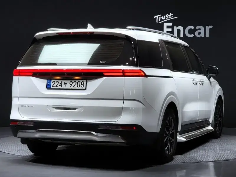 2023 Kia Carnival с пробегом 44 984 км