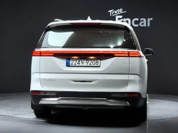2023 Kia Carnival с пробегом 44 984 км