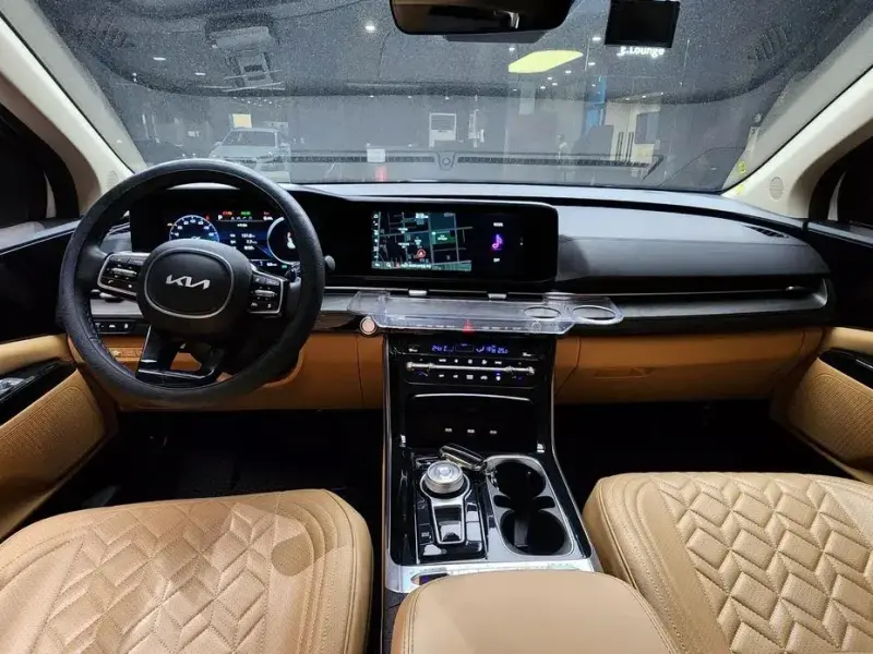 2023 Kia Carnival с пробегом 44 984 км