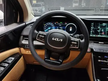 2023 Kia Carnival с пробегом 44 984 км