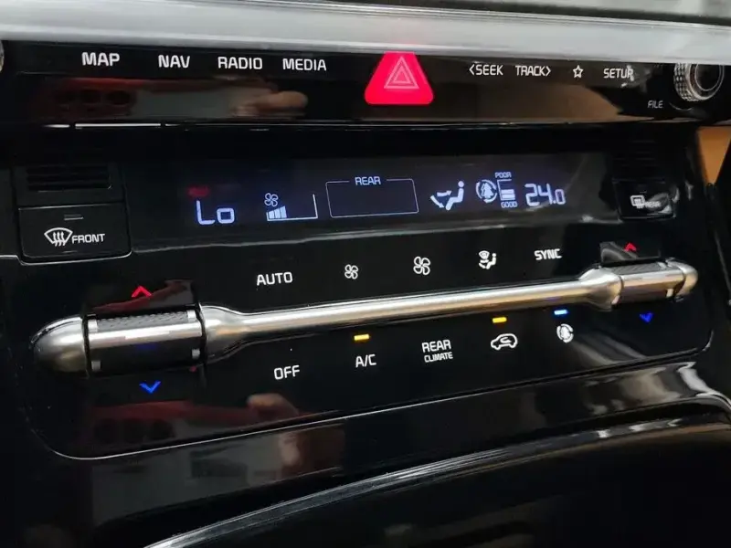 2023 Kia Carnival с пробегом 44 984 км