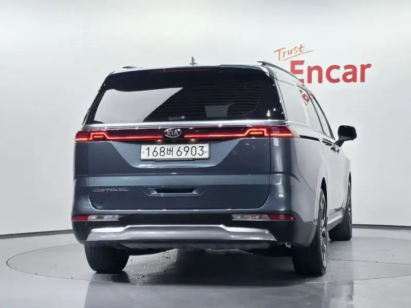 2021 Kia Carnival с пробегом 76 687 км