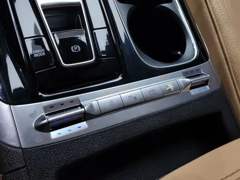 2023 Kia Carnival с пробегом 44 984 км