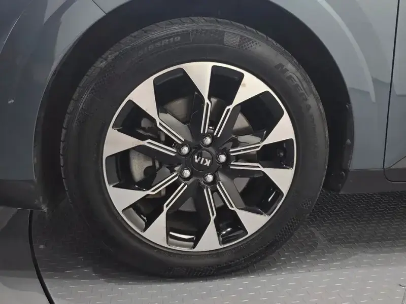 2021 Kia Carnival с пробегом 76 687 км
