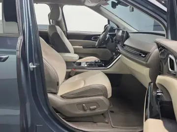 2021 Kia Carnival с пробегом 76 687 км