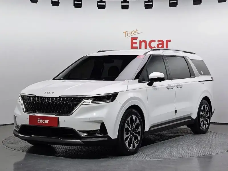 2023 Kia Carnival с пробегом 41 177 км