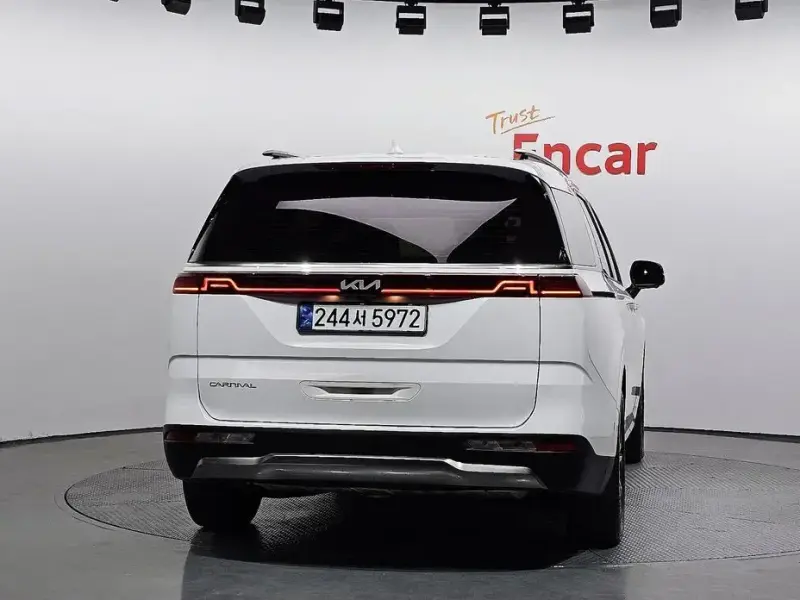2023 Kia Carnival с пробегом 41 177 км