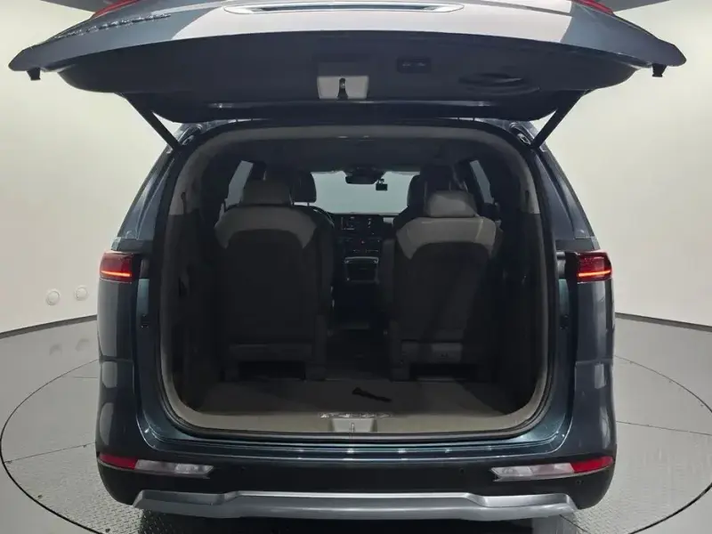 2021 Kia Carnival с пробегом 76 687 км